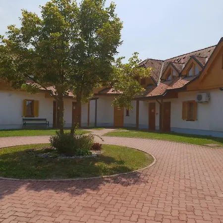 Tulpika 13 Apartamento